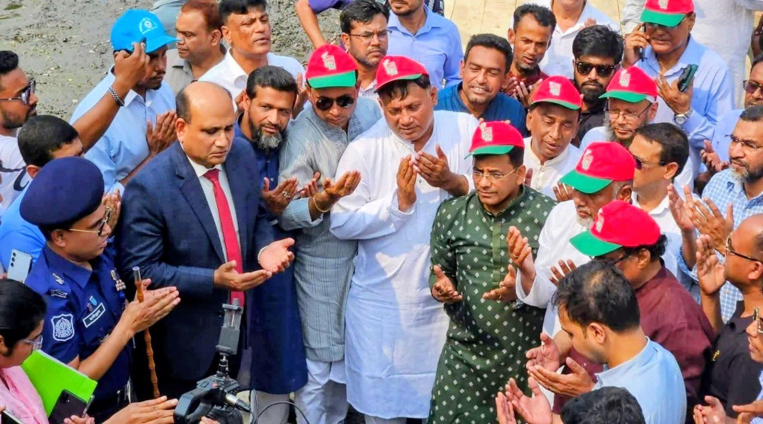 গোপালগঞ্জে খাল খনন কর্মসূচির উদ্বোধন: সুফল পাবে কয়েক হাজার পরিবার।