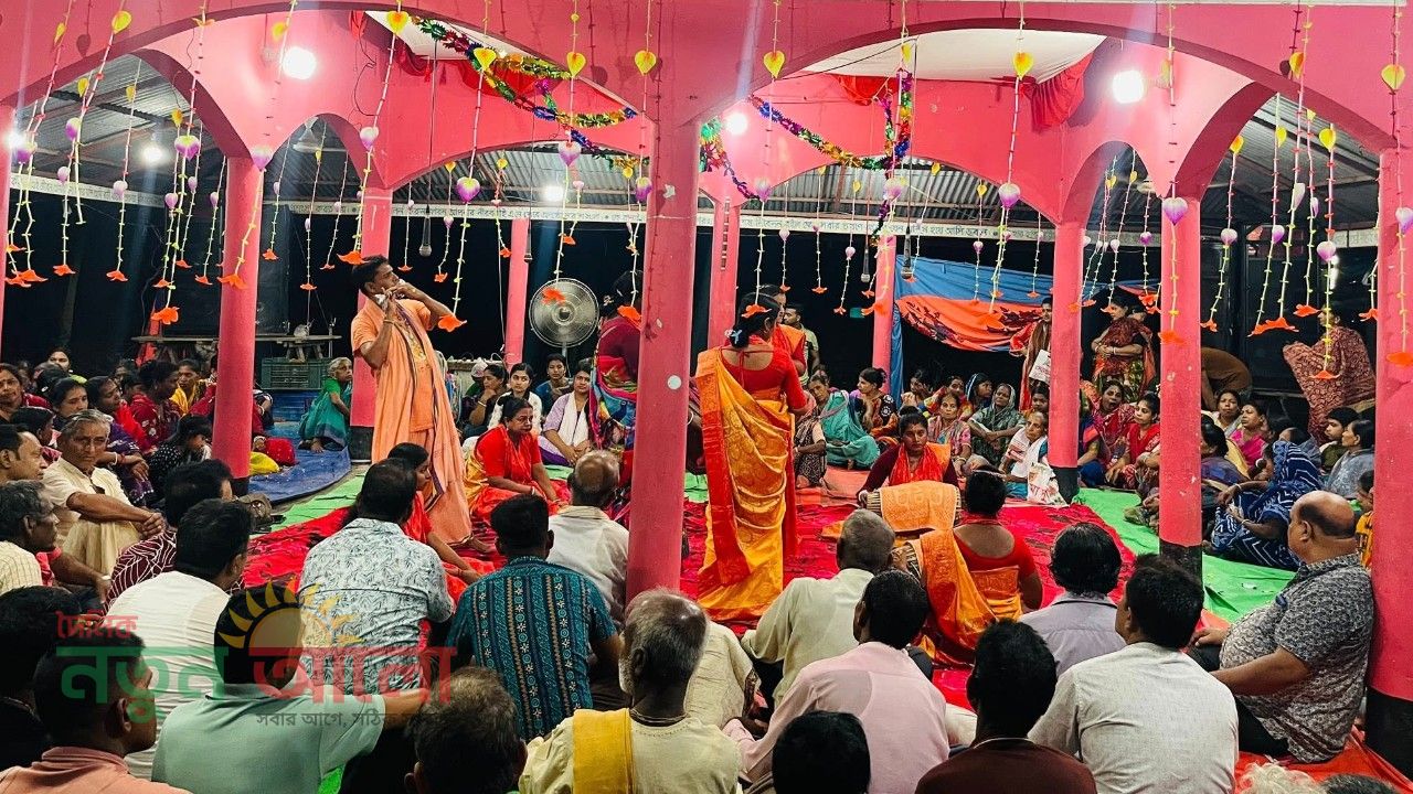 শত বছরের ঐতিহ্য: মুকসুদপুরের কৃষ্ণাদিয়ায় বুড়ির মার গাছতলার মেলা