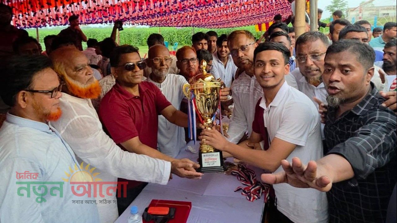 মুকসুদপুরে জমজমাট ফুটবল ম্যাচ :কাউনিয়া একাদশকে হারিয়ে বেজড়া-ভাটরা ফুটবল টুর্নামেন্টের চ্যাম্পিয়ন কোটালীপাড়া।