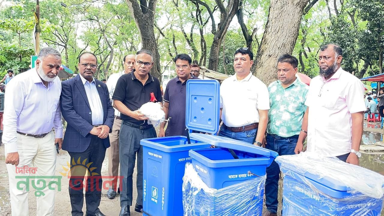 পরিচ্ছন্ন ক্যাম্পাস গড়তে ইসলামী বিশ্ববিদ্যালয়ে ২২ স্থানে ময়লার বিন স্থাপন