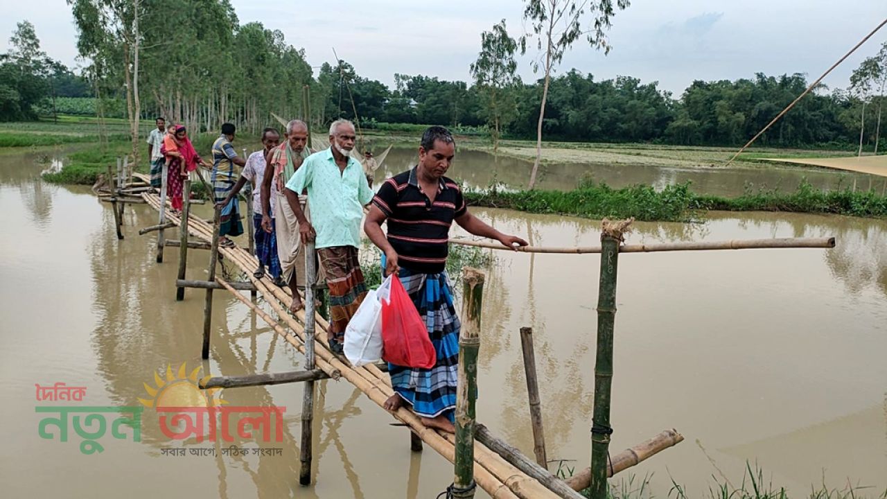 সখীপুরে মরিচকুঁড়ি খালের নড়বড়ে সাঁকোই ভরসা সহস্রাধিক মানুষের