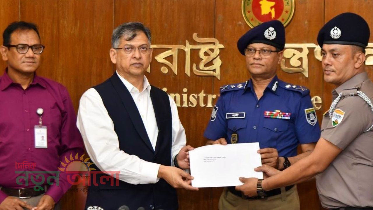 পুলিশে পুরস্কার ও তিরস্কার নীতি অব্যাহত থাকবে: স্বরাষ্ট্রমন্ত্রী