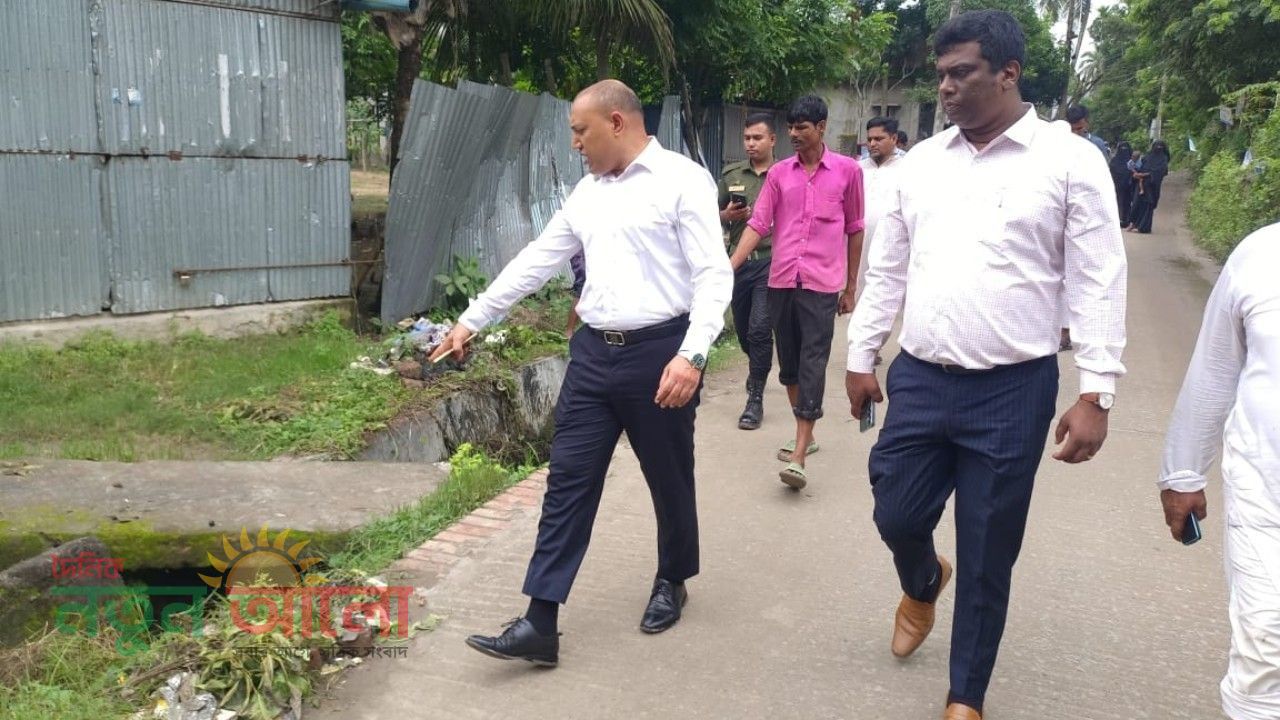 মুকসুদপুরকে জলাবদ্ধতামুক্ত করার উদ্যোগ, দুর্ভোগ কাটেনি আটাডাঙ্গা সড়কে
