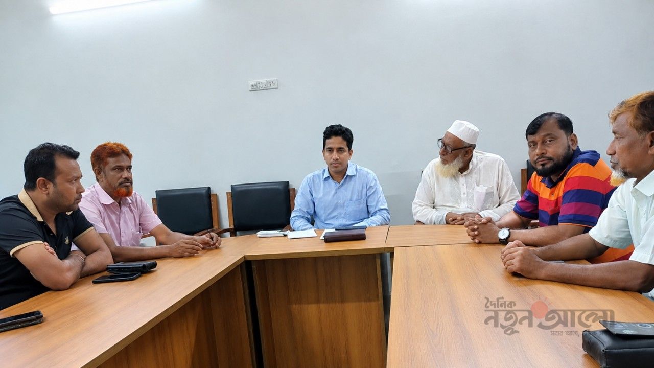 মুকসুদপুর হাসপাতালে রোগীদের হয়রানি বন্ধের তাগিদ: সাংবাদিকদের সাথে ডা. ভীষ্মদেবের মতবিনিময়