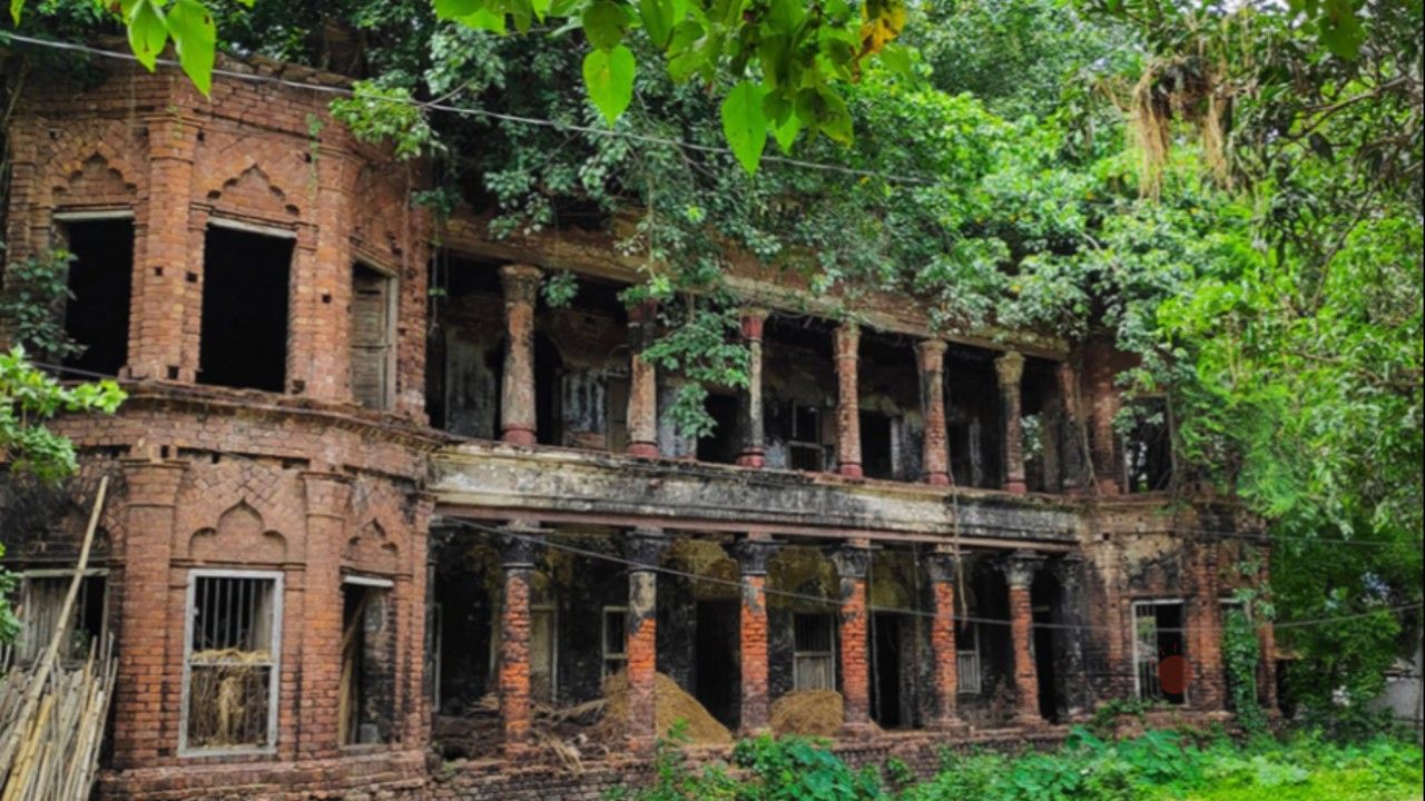 আড়পাড়া মুন্সীবাড়ি: কালের গর্ভে হারিয়ে যাওয়া এক শতাব্দীর গল্প