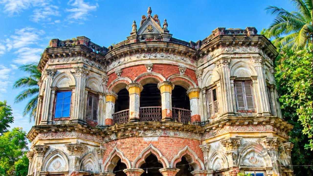 ইতিহাসের সাক্ষী হয়ে দাঁড়িয়ে আছে গোপালগঞ্জের মুকসুদপুরের উজানী জমিদার বাড়ি