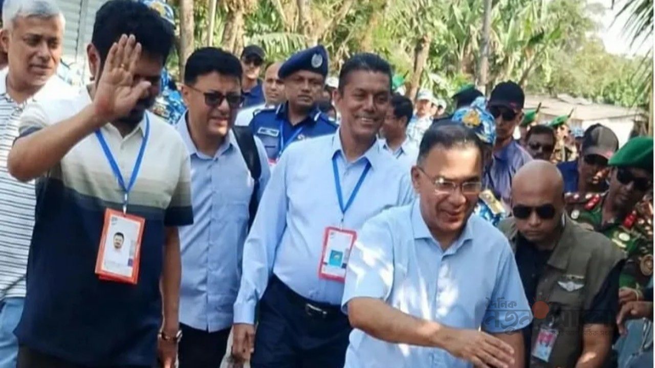 দেশের দ্বিতীয় বৃহত্তম সমুদ্রবন্দর মোংলায় প্রধানমন্ত্রী: আধুনিকায়ন ও দ্রুত পণ্য খালাসের নির্দেশ