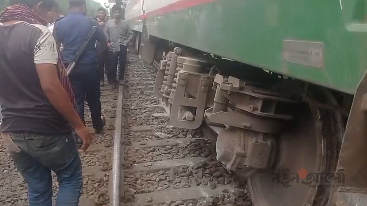 মির্জাপুরে মহেড়া স্টেশনে নীলসাগর এক্সপ্রেসের বগি লাইনচ্যুত, উত্তরাঞ্চলের সঙ্গে রেল যোগাযোগ ব্যাহত