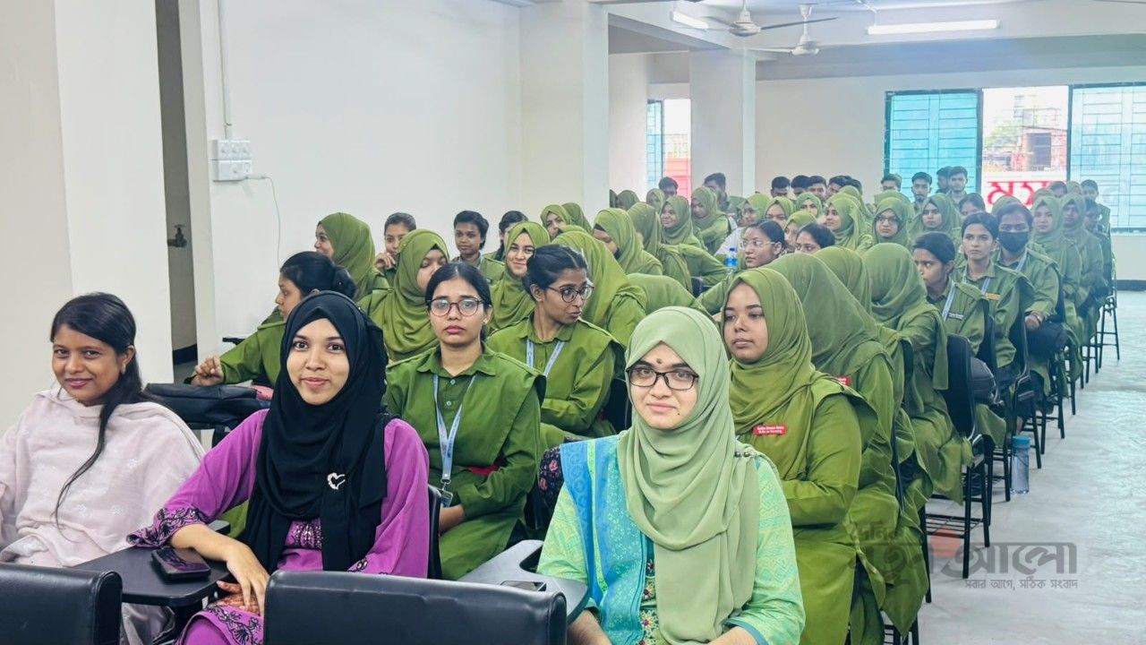 মার্কস নার্সিং কলেজে জরায়ুমুখ ক্যান্সার সচেতনতা ও প্রতিরোধ কর্মসূচি অনুষ্ঠিত